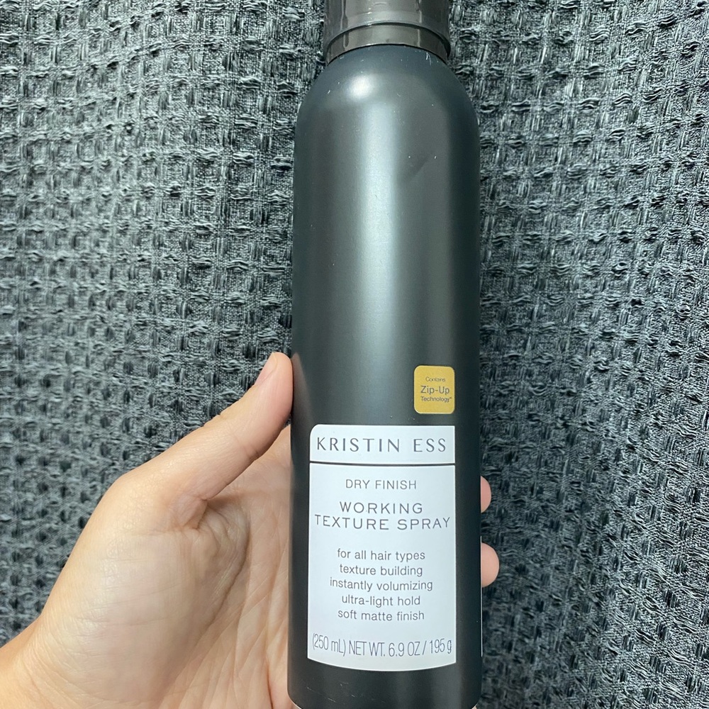 KRISTIN ESS HAIR
Dry Finish Working Texture Spray